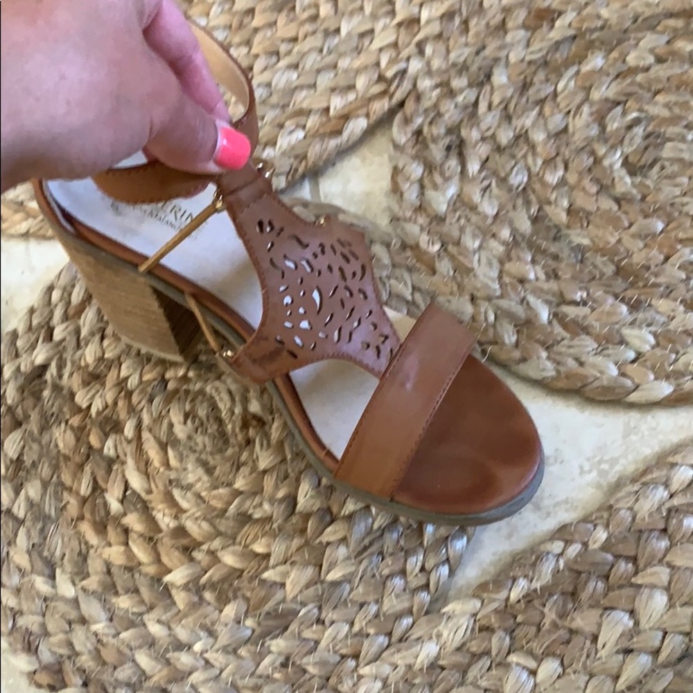Heels - Picture 2 of 3
